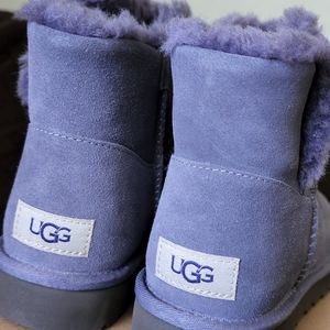 UGG size 6 boot